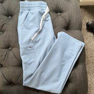 M FIGS high waisted scrub bottoms